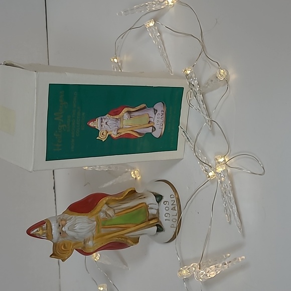 Vintage Heilig-Meyers Santa's from around the world 1909 Poland ceramic Santa. - Picture 3 of 4